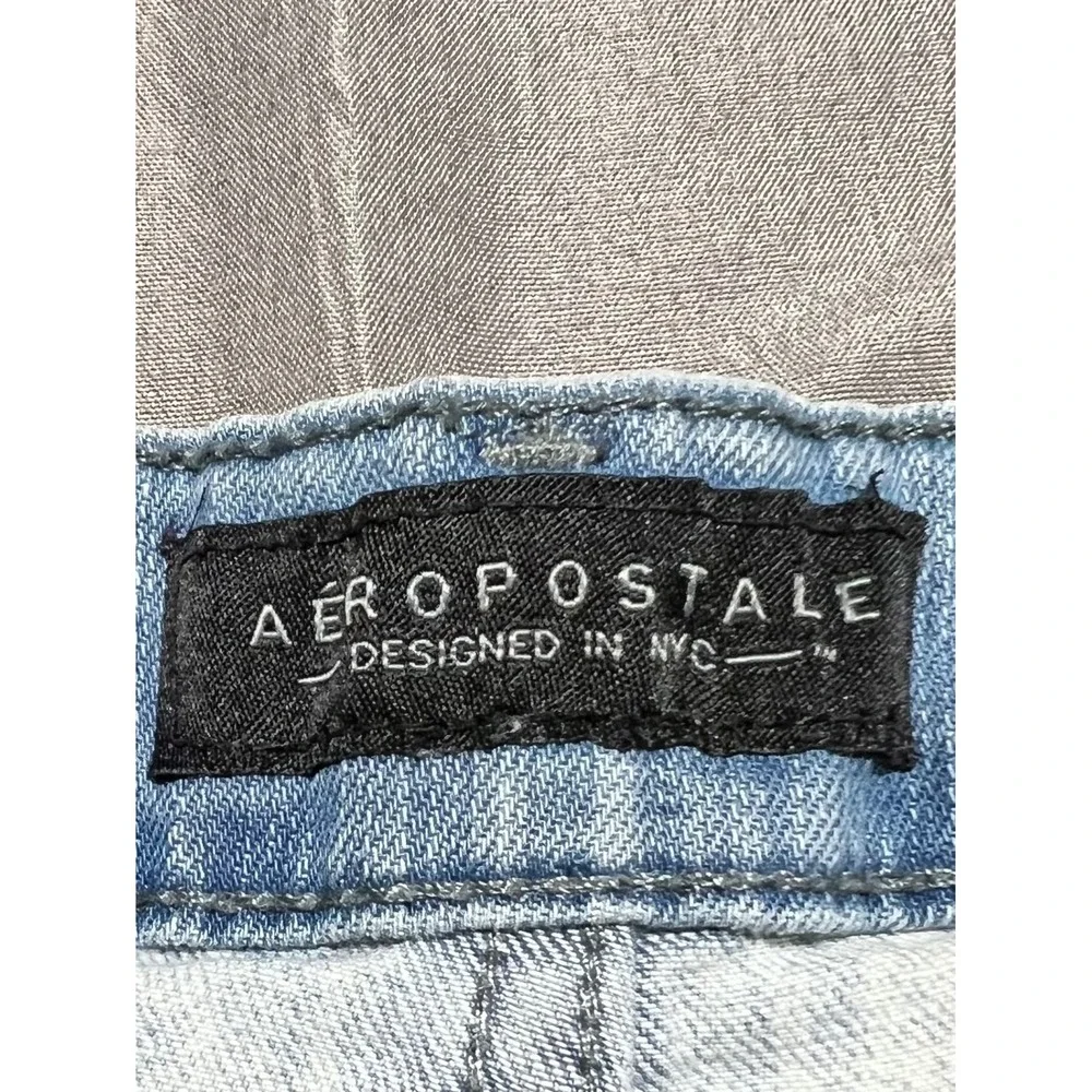 Aeropostale High Waisted Shorty Light Wash Floral Embroidered Denim Shorts 10